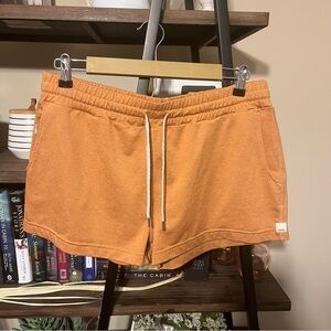 Vuori halo performance shorts Size L